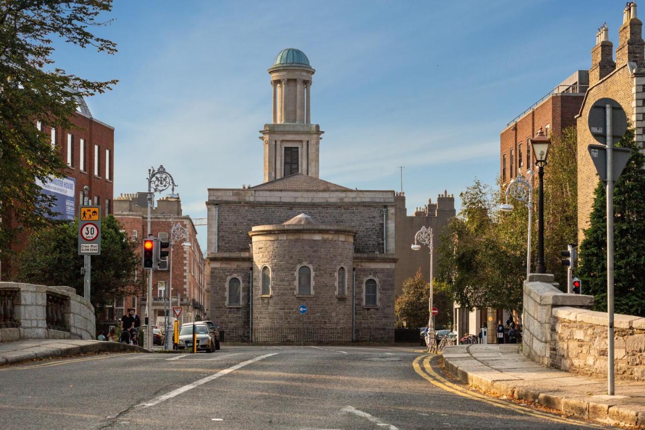Spectacular 2 Bedroom With Sunny Garden & Terrace Bed & Breakfast Dublin