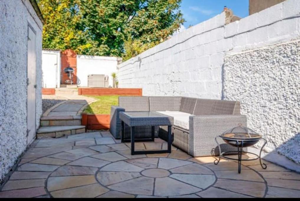 Spacious 2-bedroom Property, Minutes From City. * Dublin