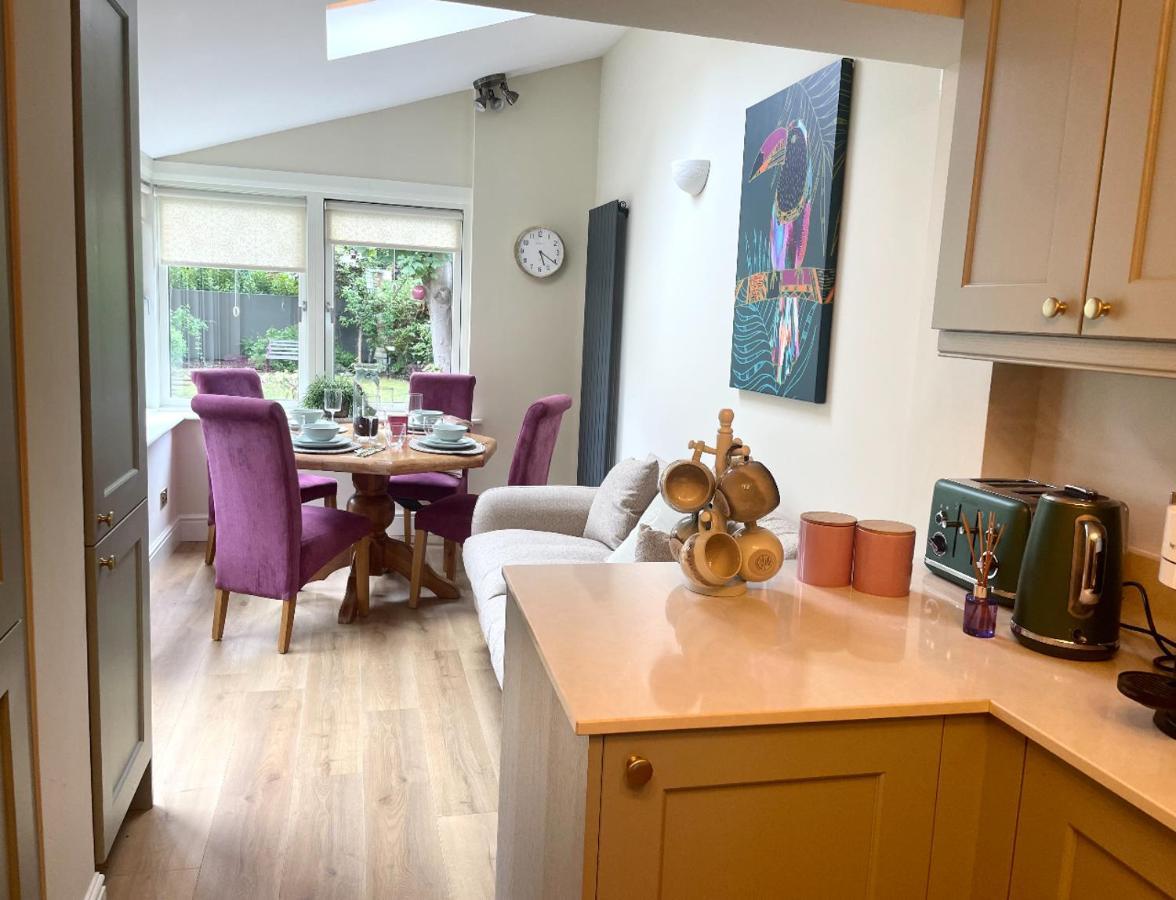 Fashionable Chic Townhouse In D4 Vakantiehuis