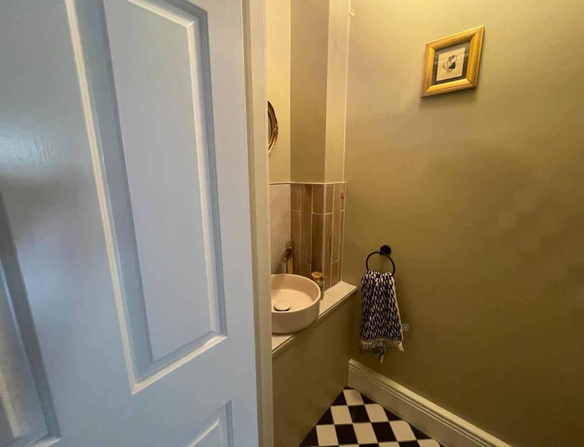 Vakantiehuis Fashionable Chic Townhouse In D4