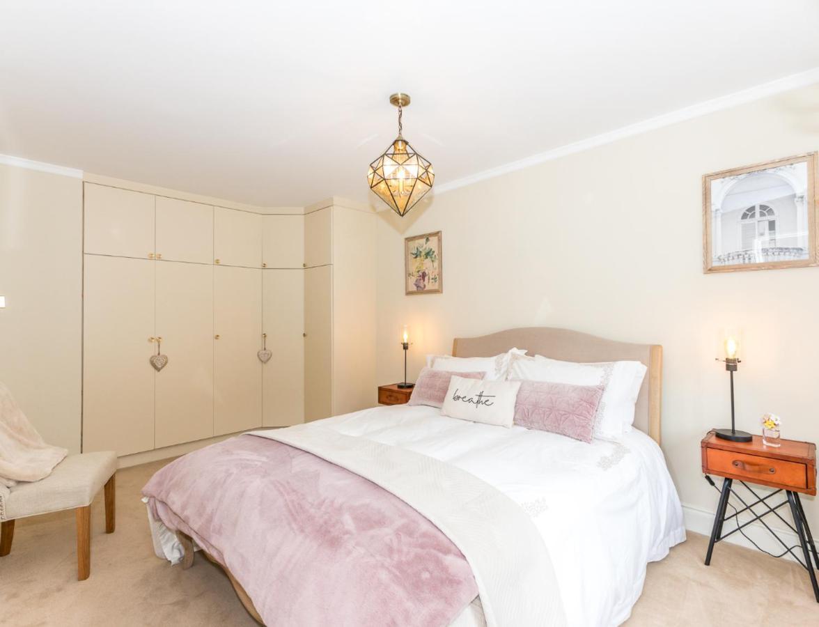 Vakantiehuis Fashionable Chic Townhouse In D4