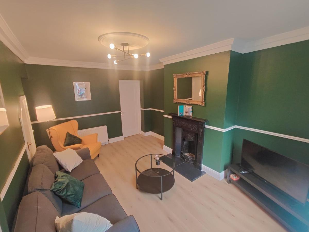 Vakantiehuis Modern 4 Bedroom Townhouse In City Centre *