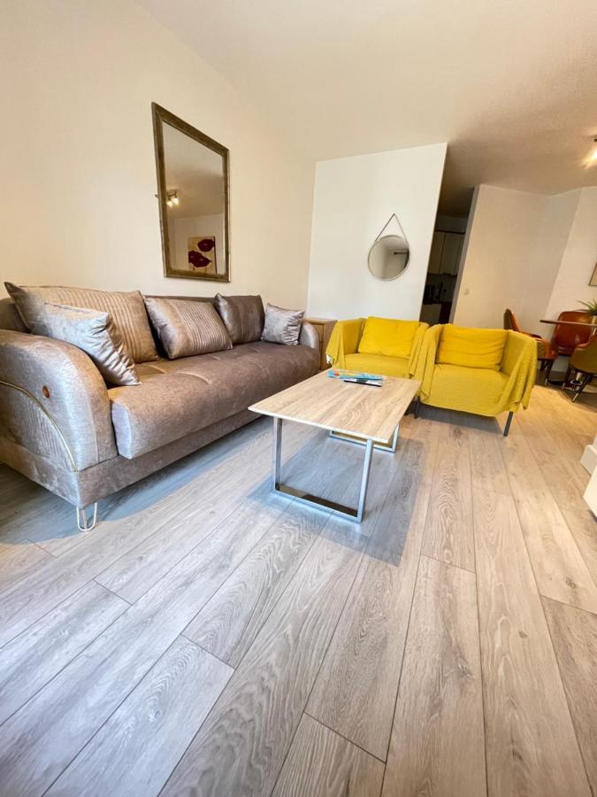 Greeg Court Apartment