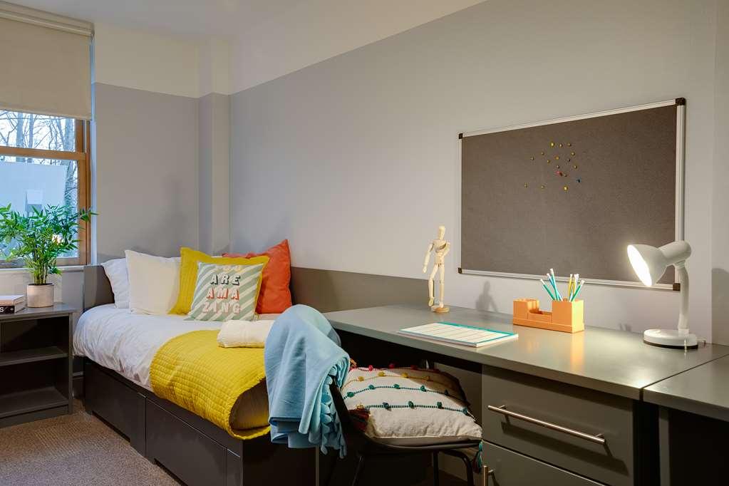 Hotel Griffith Halls Of