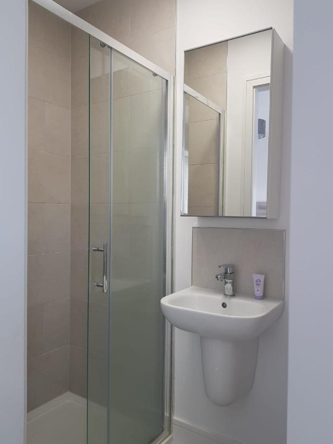Barnoaks House - Private Ensuite Bathroom Homestay *