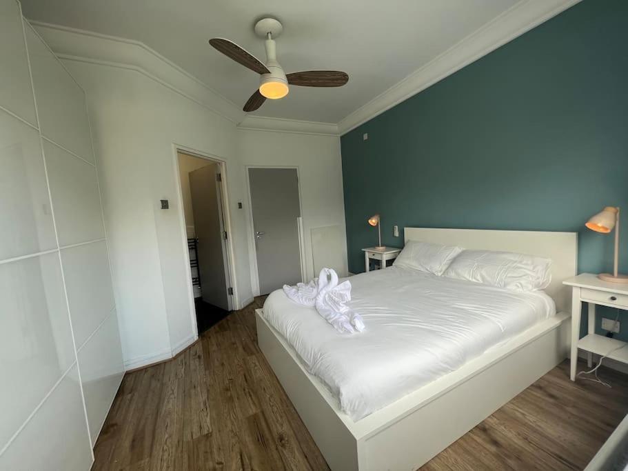 Stylish Flat With River View Apartment Dublin