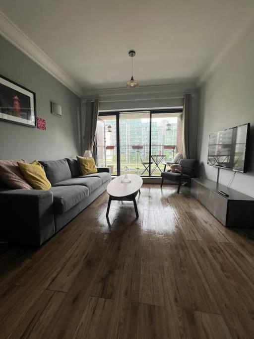 Stylish Flat With River View