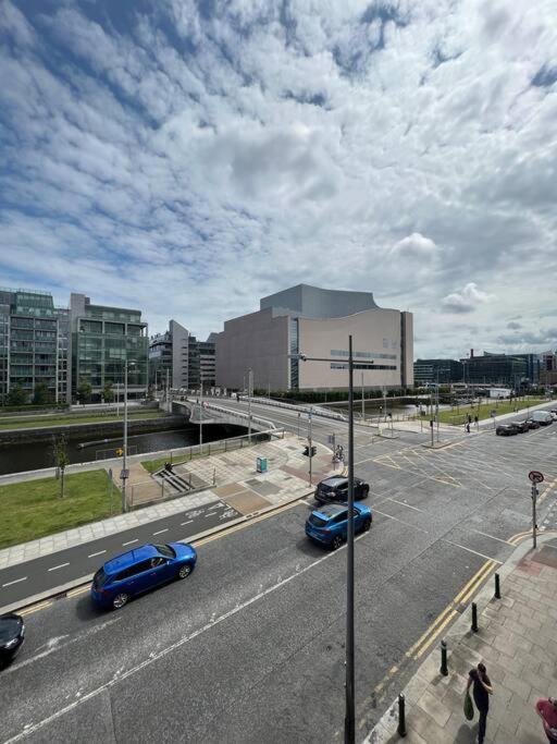 Stylish Flat With River View * Dublin