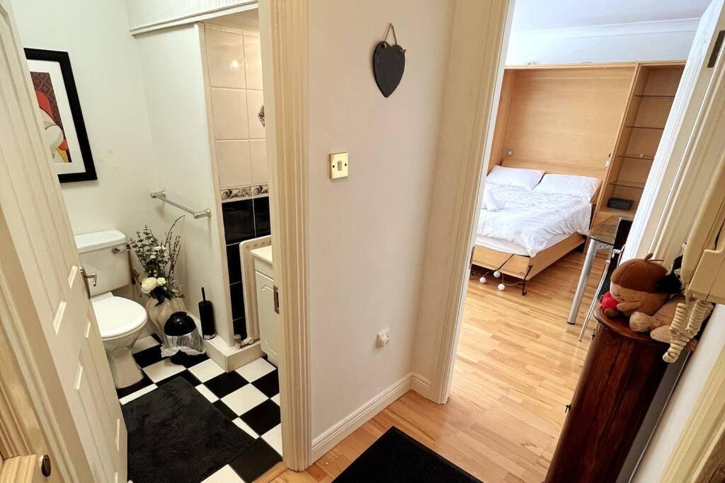 Peaceful Studio Apt W/2 Beds Apartment *