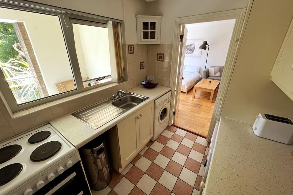 Peaceful Studio Apt W/2 Beds * Dublin