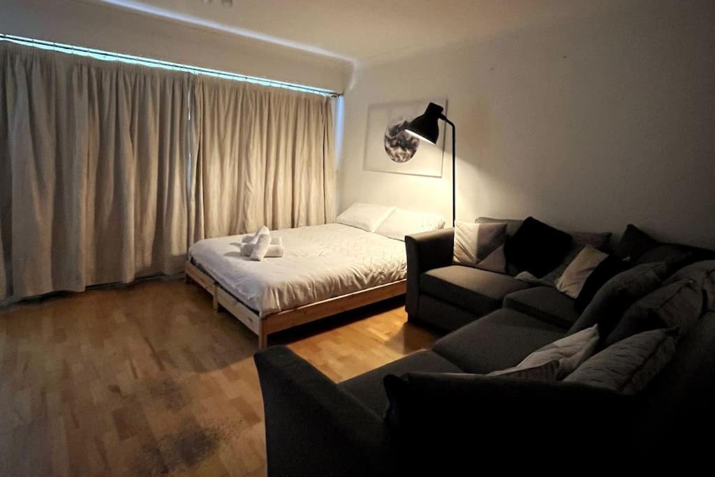 Peaceful Studio Apt W/2 Beds Dublin
