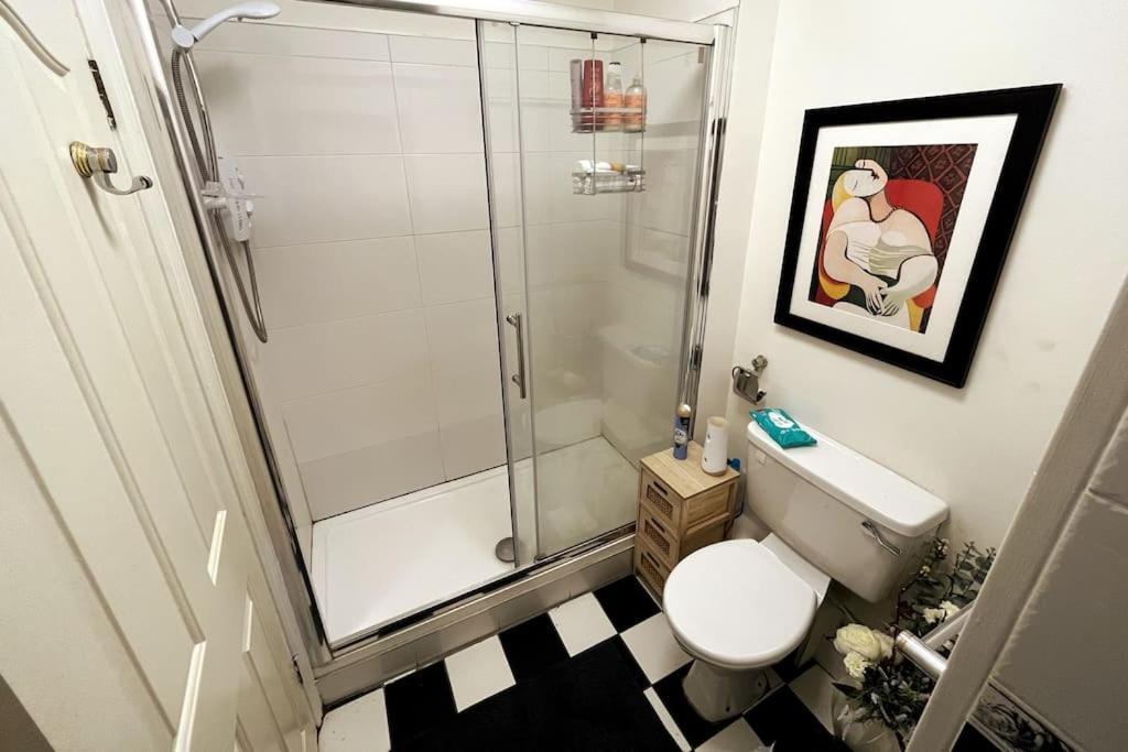 Peaceful Studio Apt W/2 Beds Apartment *
