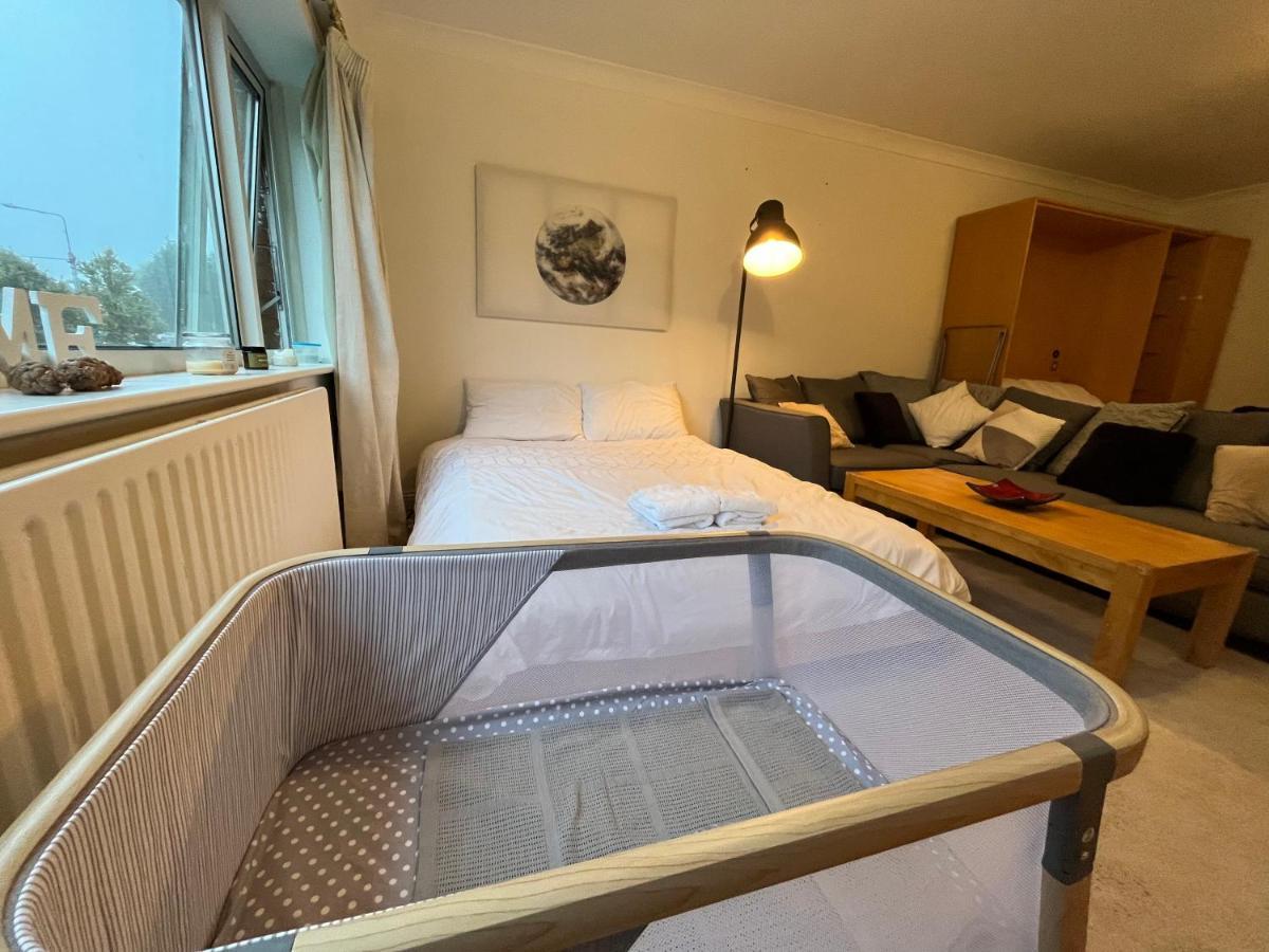 Peaceful Studio Apt W/2 Beds * Dublin