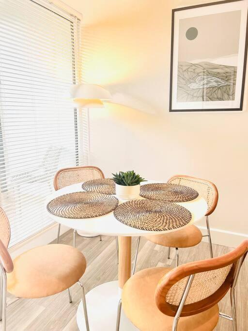 Apartment Luxury Top Location Rds, Aviva 5 Min Walk *