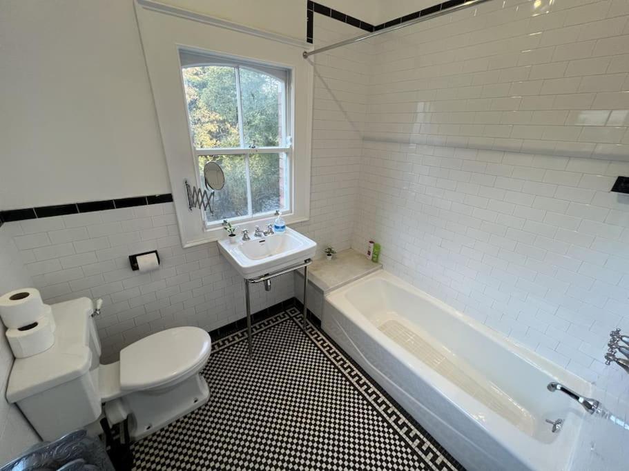 Tranquil Retreat In Historic Chapelizod Holiday home