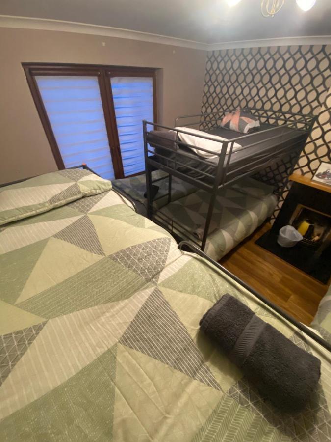 Airport Big With Bathroom Outside - Kitchen Only 7 Days Reservation Homestay Dublin