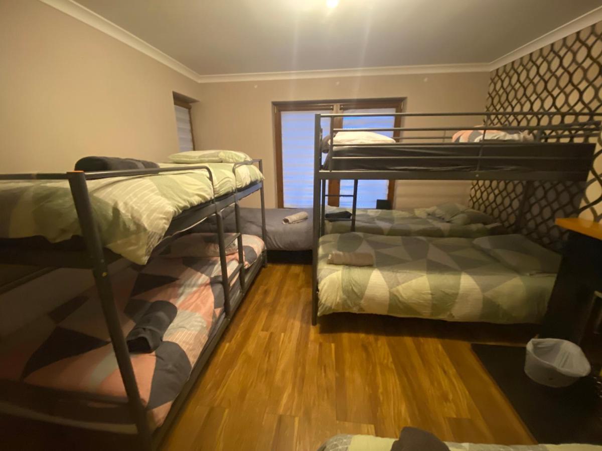 Airport Big With Bathroom Outside - Kitchen Only 7 Days Reservation Homestay