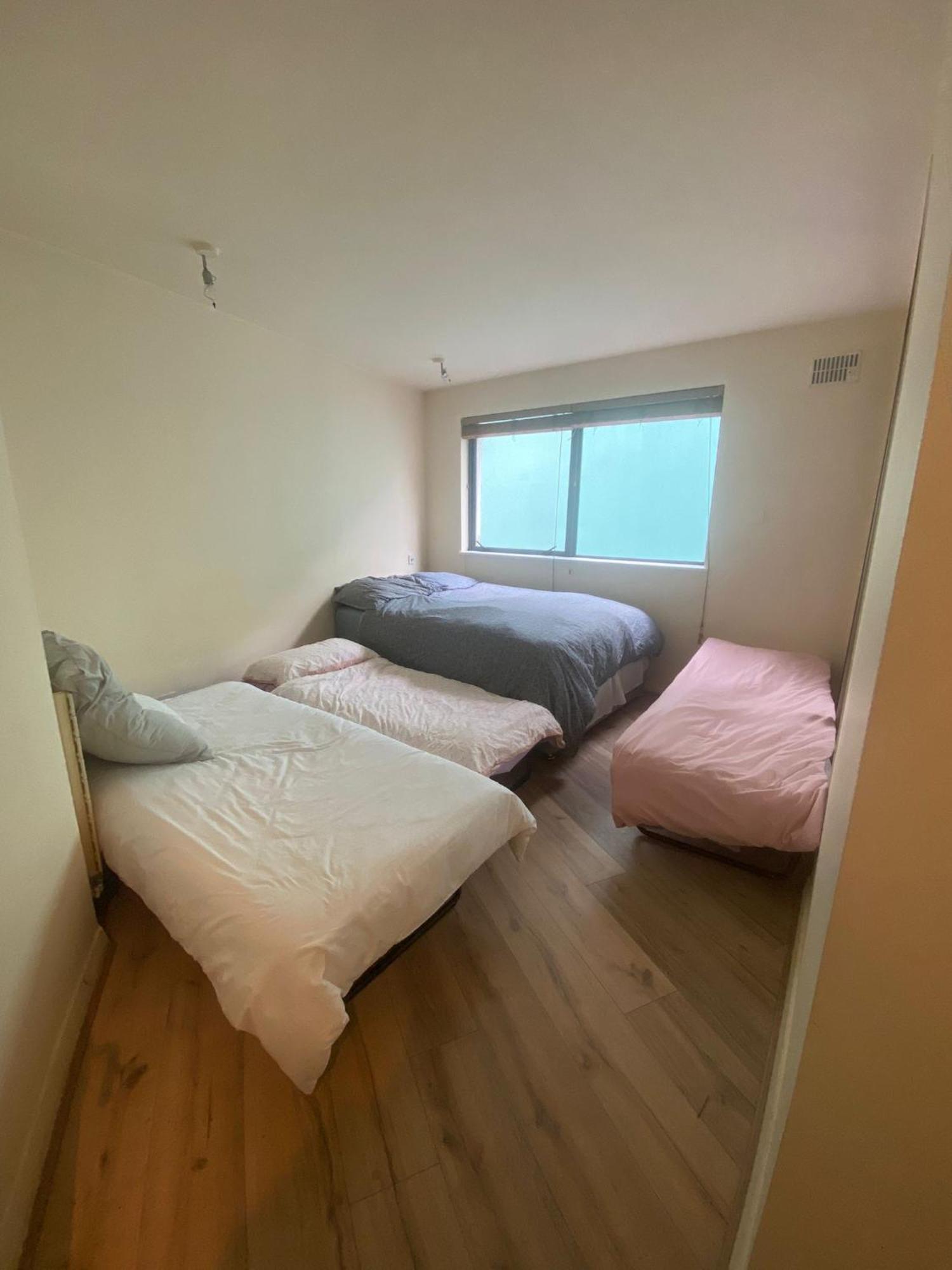 Airport Big With Bathroom Outside - Kitchen Only 7 Days Reservation * Dublin