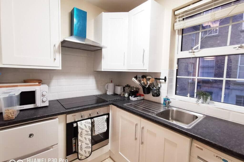 New Spacious & 3bedroom Tv& Wifi Apartment Dublin