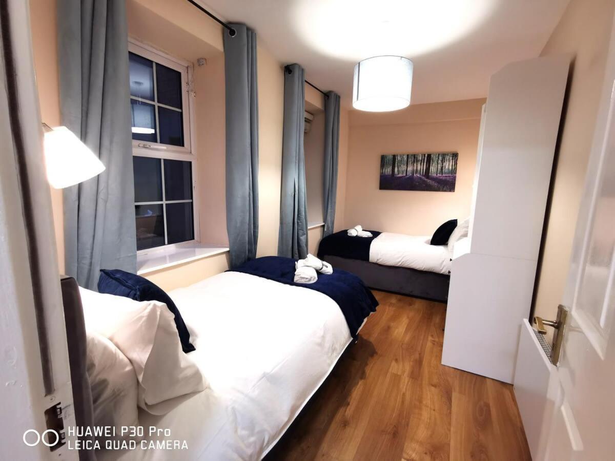New Spacious & 3bedroom Tv& Wifi Apartment Dublin