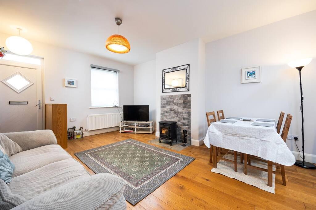 Vakantiehuis Super 2-bed House 5 Min To Harcourt Tram Stop *