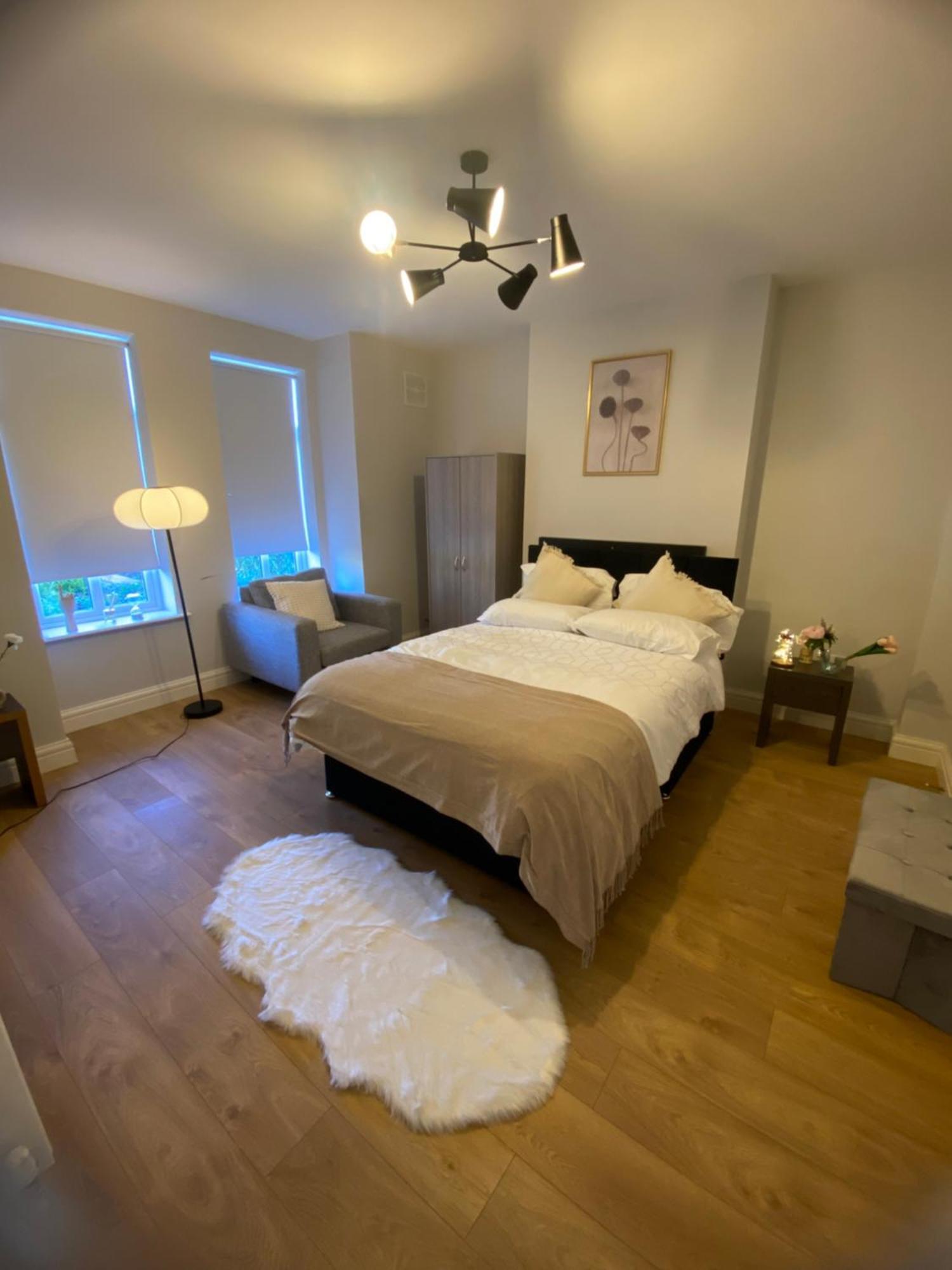 Extra Large In New House At Citywest Homestay