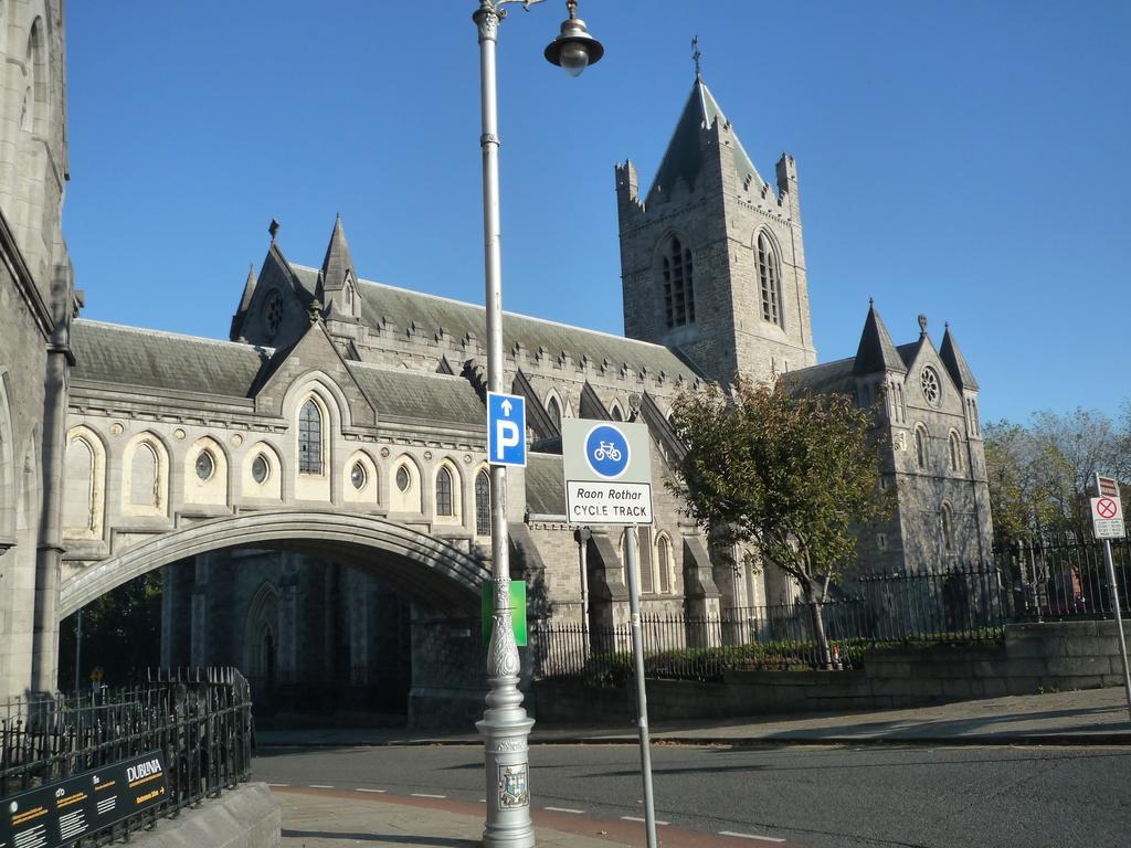 Apartment Halfpenny Bridge Holiday Homes Tranquility Dublin
