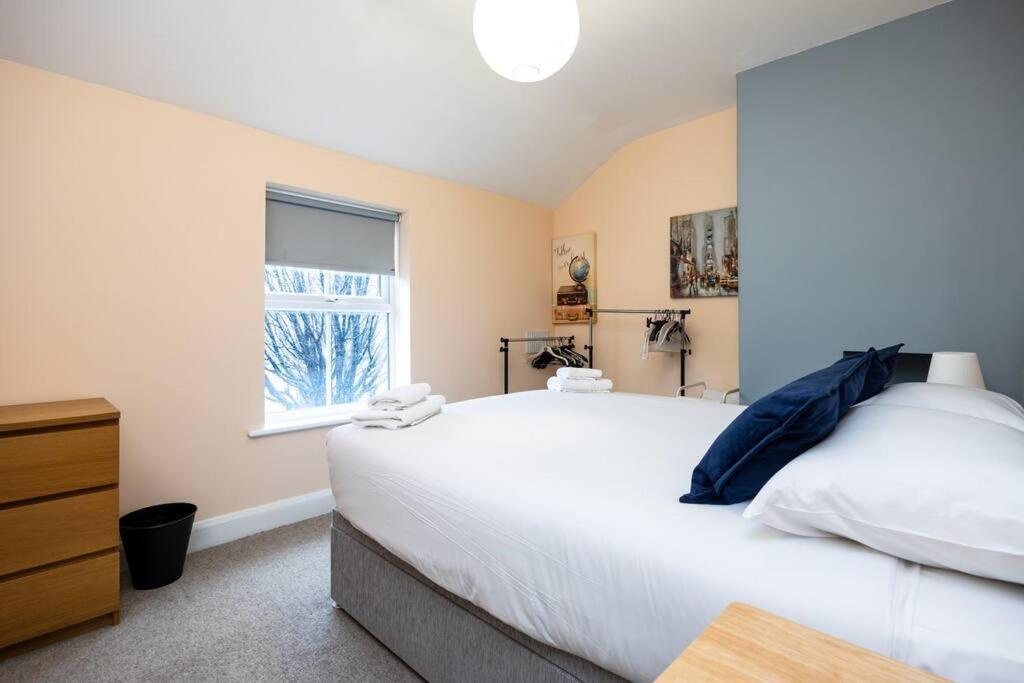 Vakantiehuis Super 2-bed House 5 Min To Harcourt Tram Stop