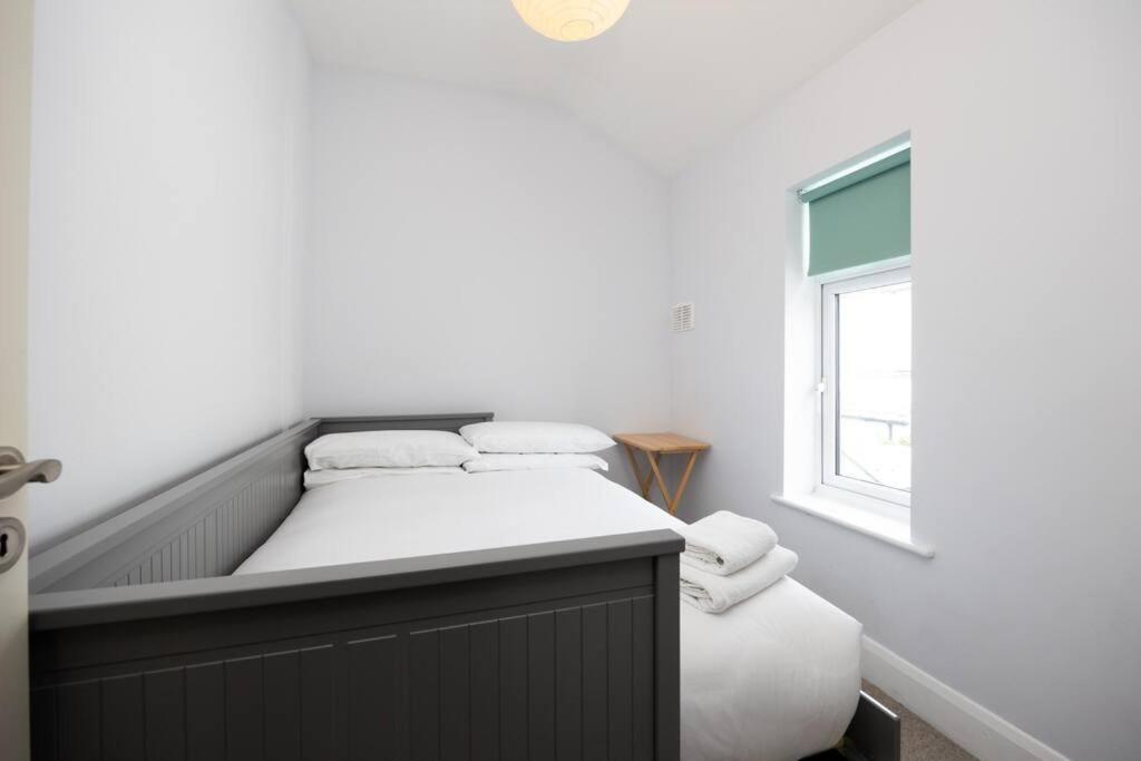 Vakantiehuis Super 2-bed House 5 Min To Harcourt Tram Stop Dublin