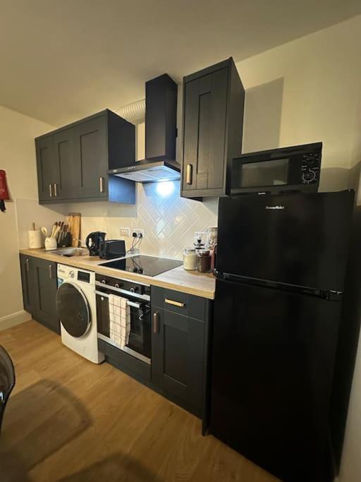 Apartment Convenient & Central