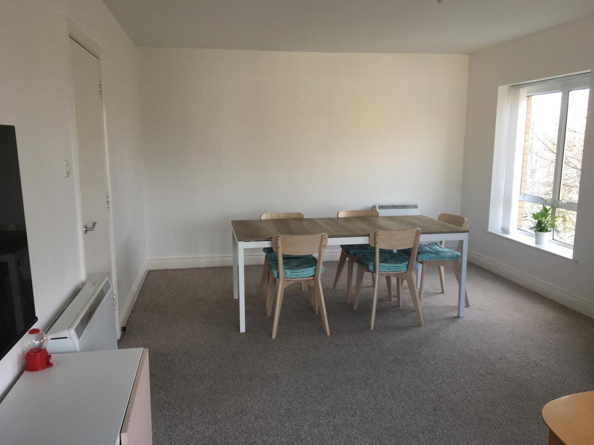 Spacious 3 Bedroom With Parking Apartment Dublin