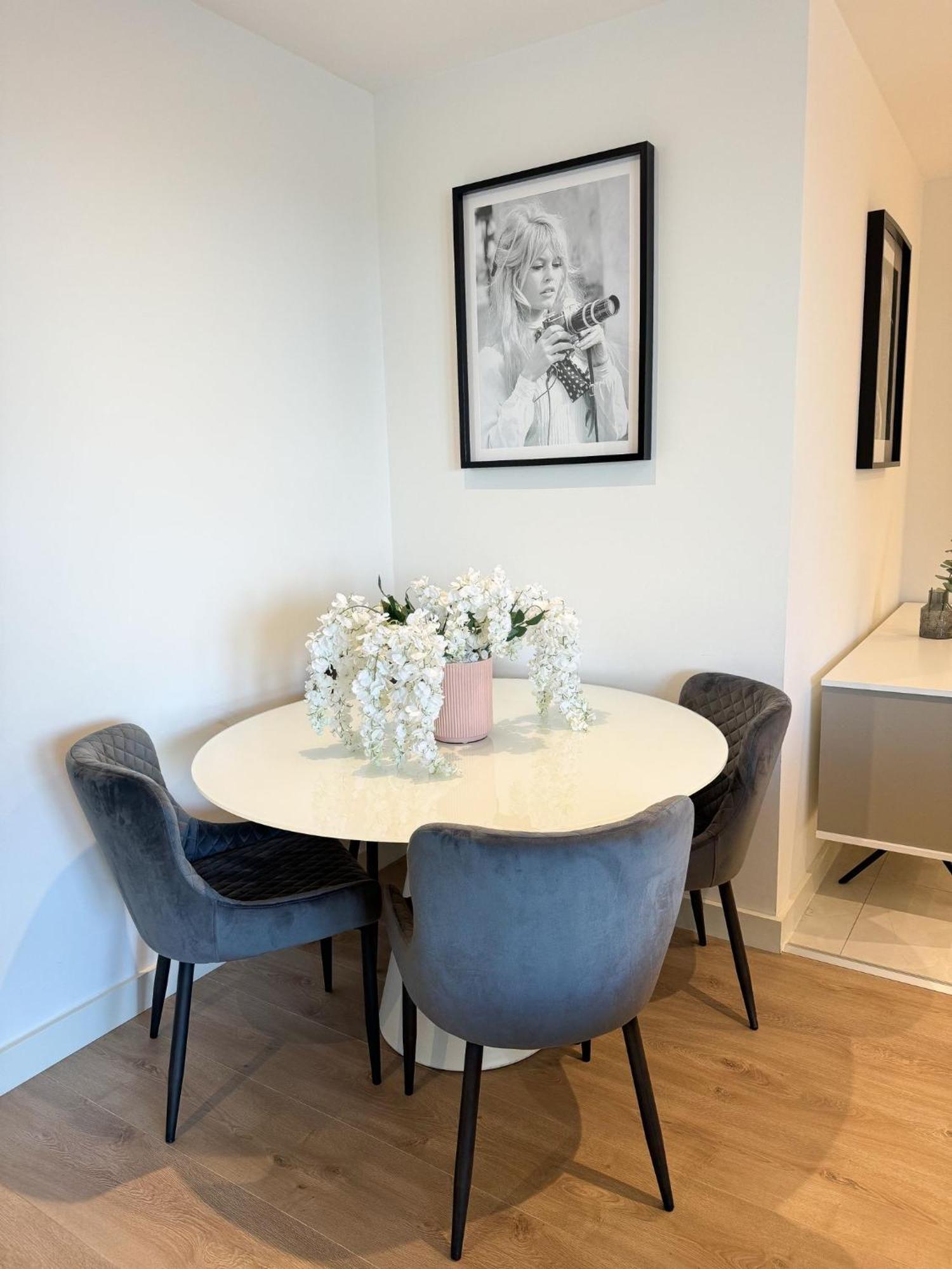 Apartment Elegant 2 Bedroom In Grand Canal Dublin