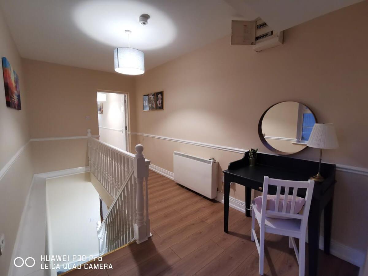 Apartment New Spacious & 3bedroom Tv& Wifi Dublin