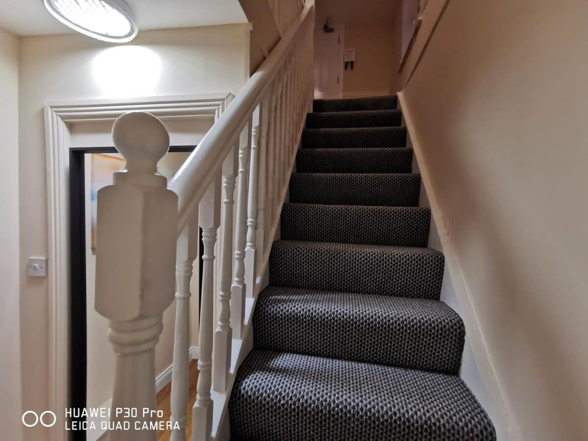 Apartment New Spacious & 3bedroom Tv& Wifi