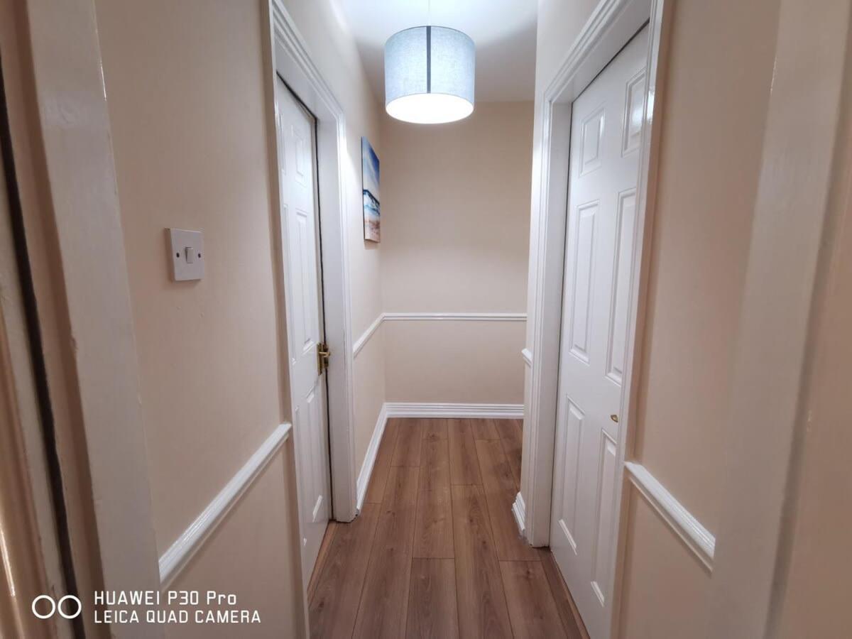 Apartment New Spacious & 3bedroom Tv& Wifi *