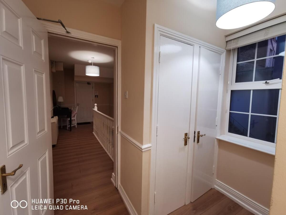 New Spacious & 3bedroom Tv& Wifi Apartment *