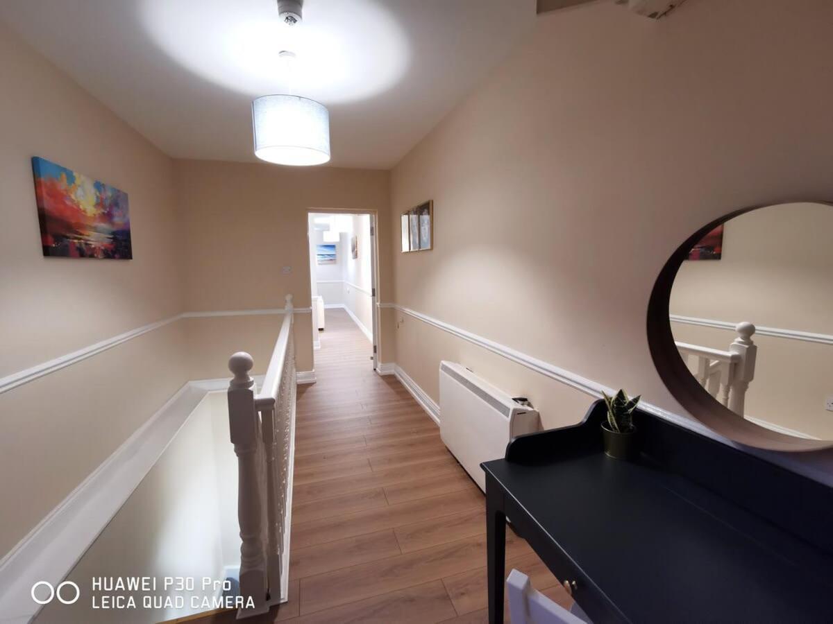 New Spacious & 3bedroom Tv& Wifi * Dublin