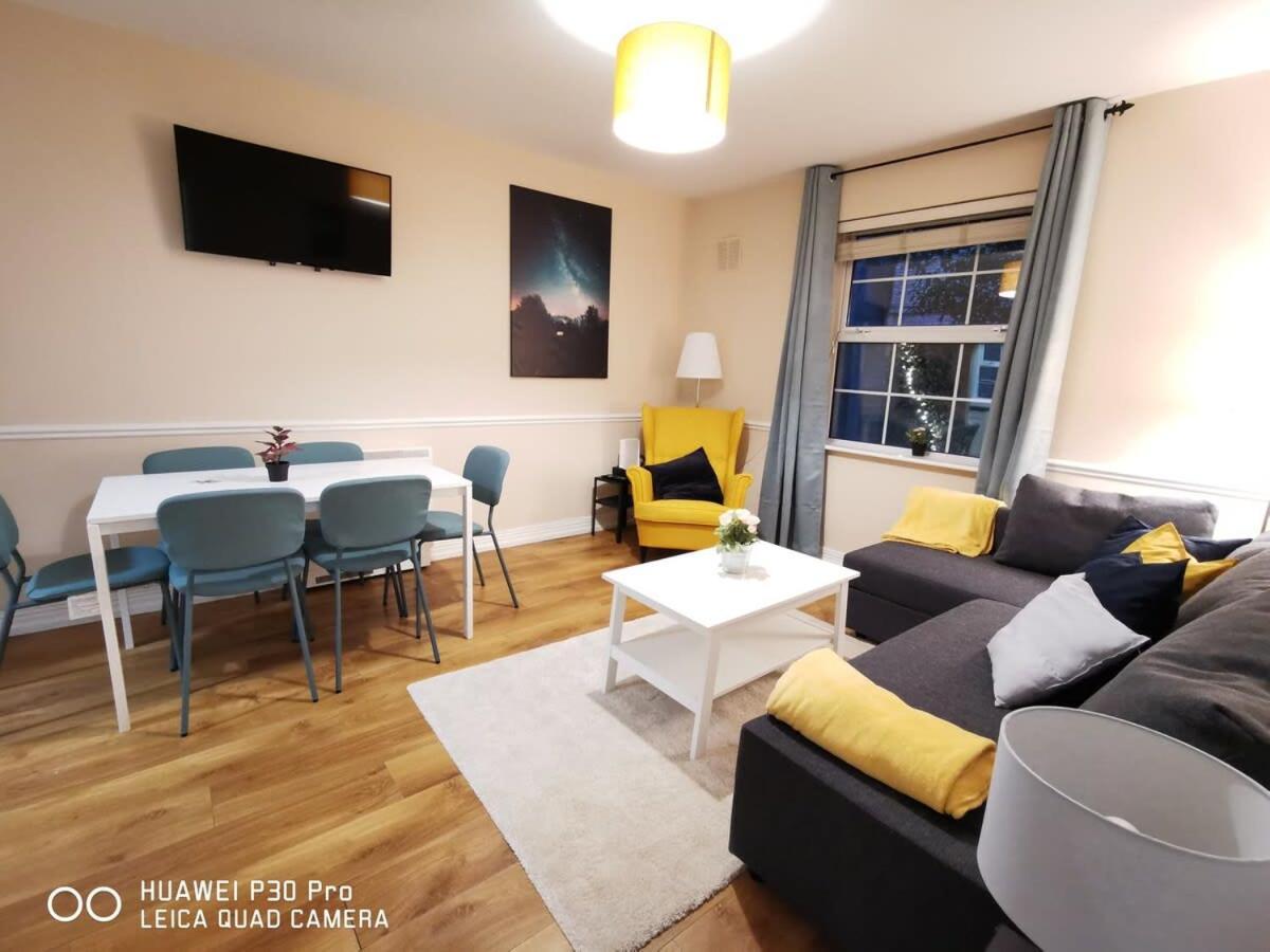 New Spacious & 3bedroom Tv& Wifi Dublin