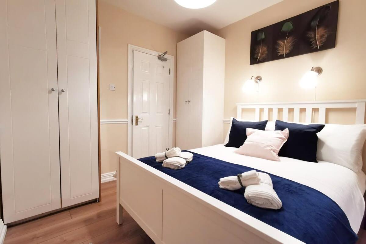 Apartment New Spacious & 3bedroom Tv& Wifi *