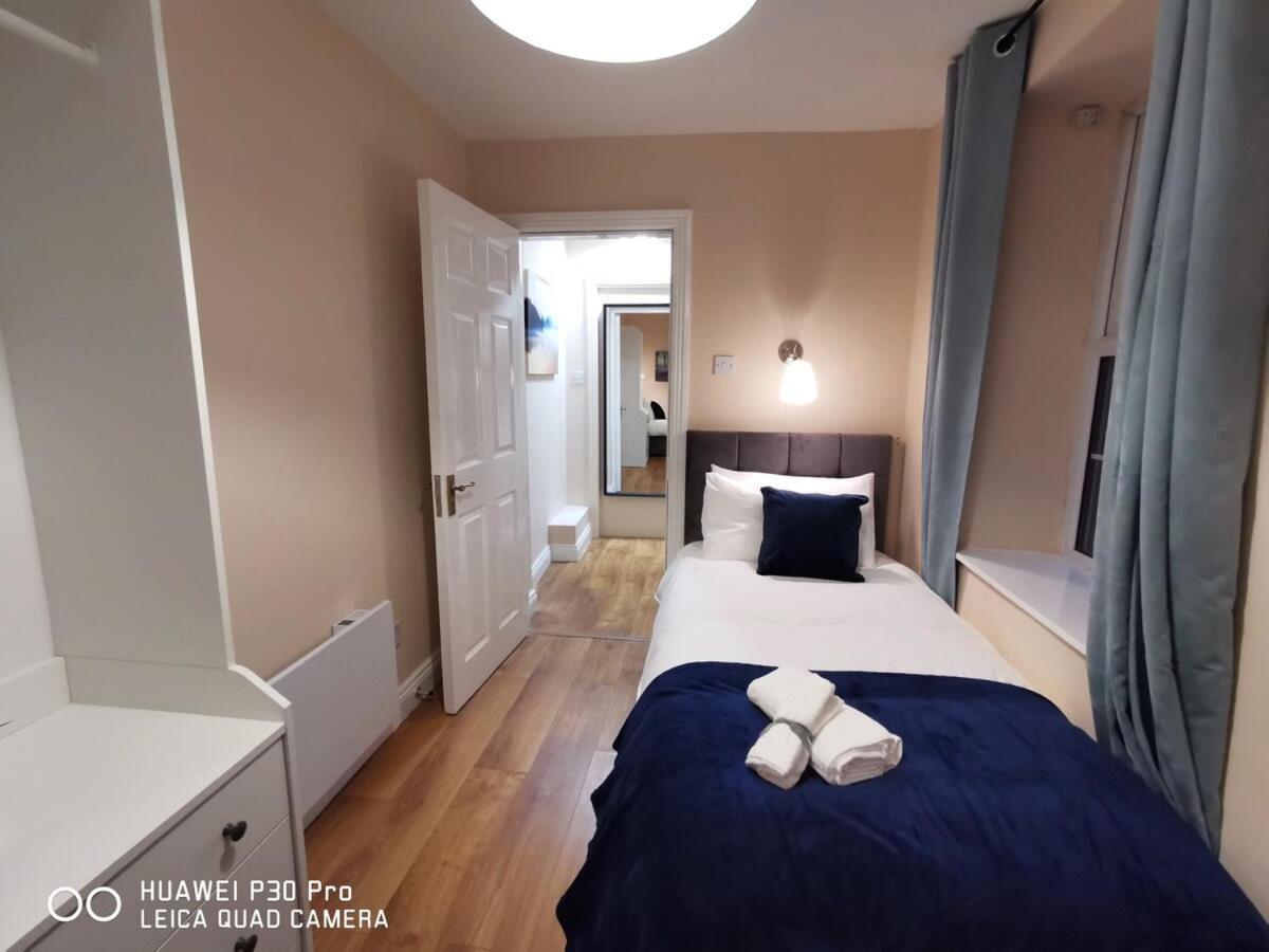 Apartment New Spacious & 3bedroom Tv& Wifi *