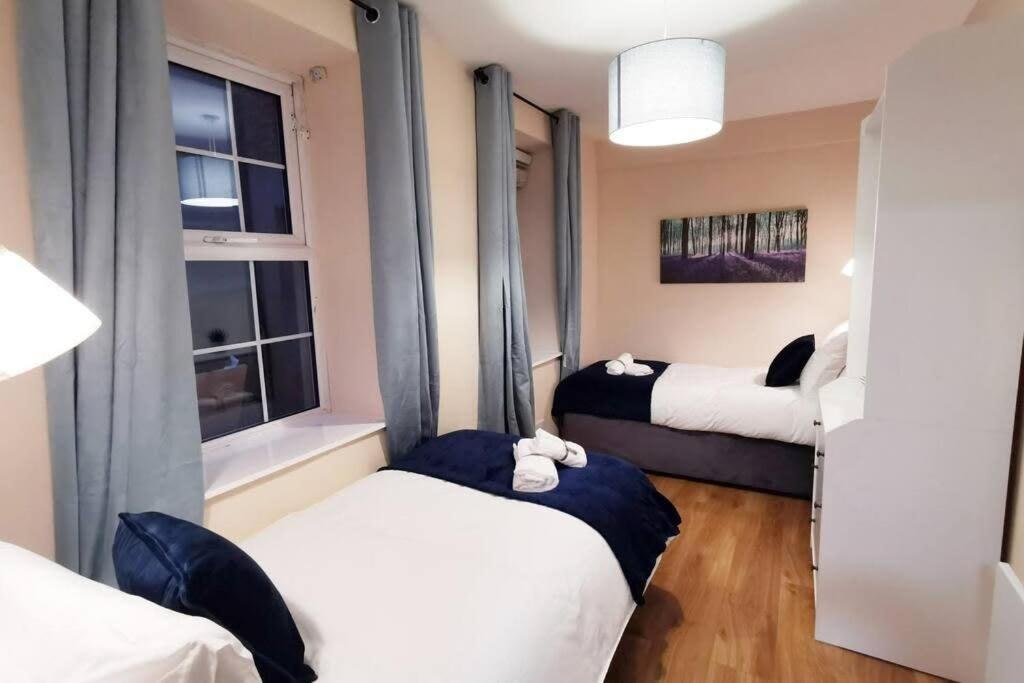New Spacious & 3bedroom Tv& Wifi *