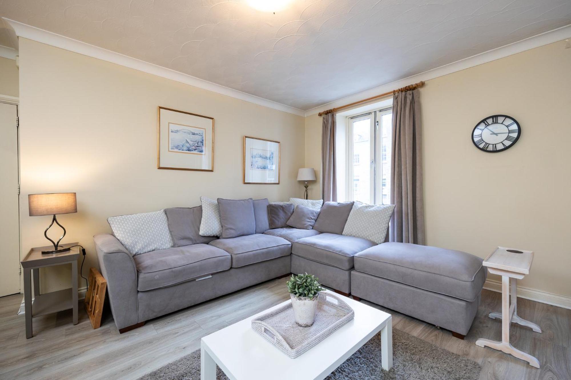 Apartment Fantastic 2bd In The Location In *