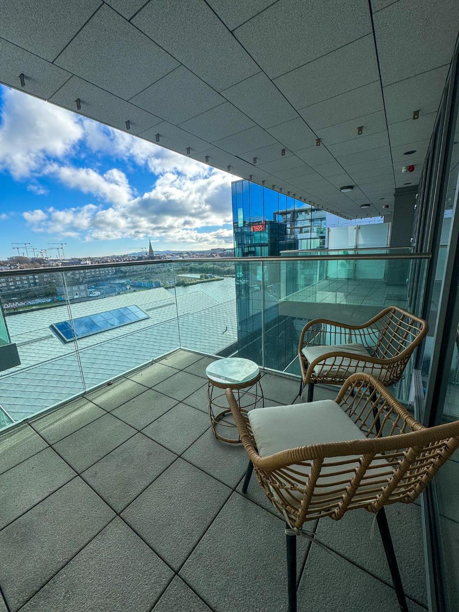 Elegant 2 Bedroom In Grand Canal Apartment