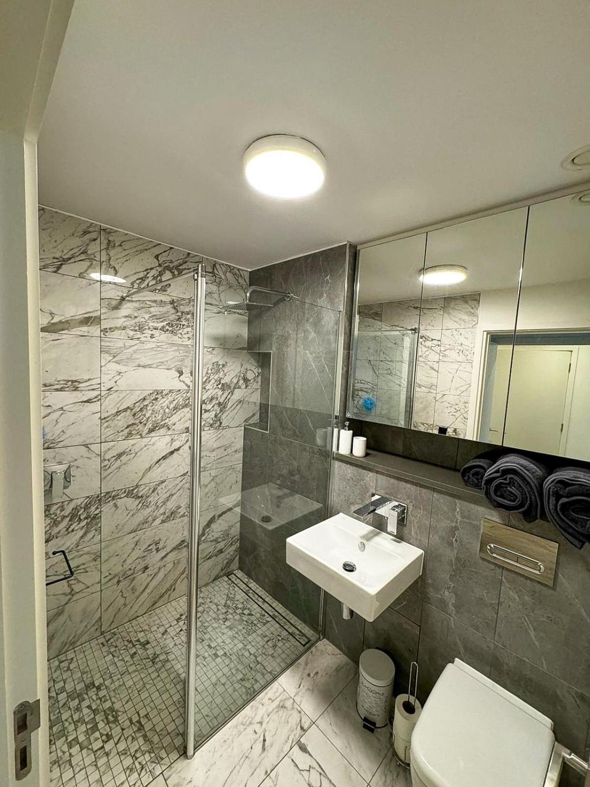 Elegant 2 Bedroom In Grand Canal Apartment Dublin