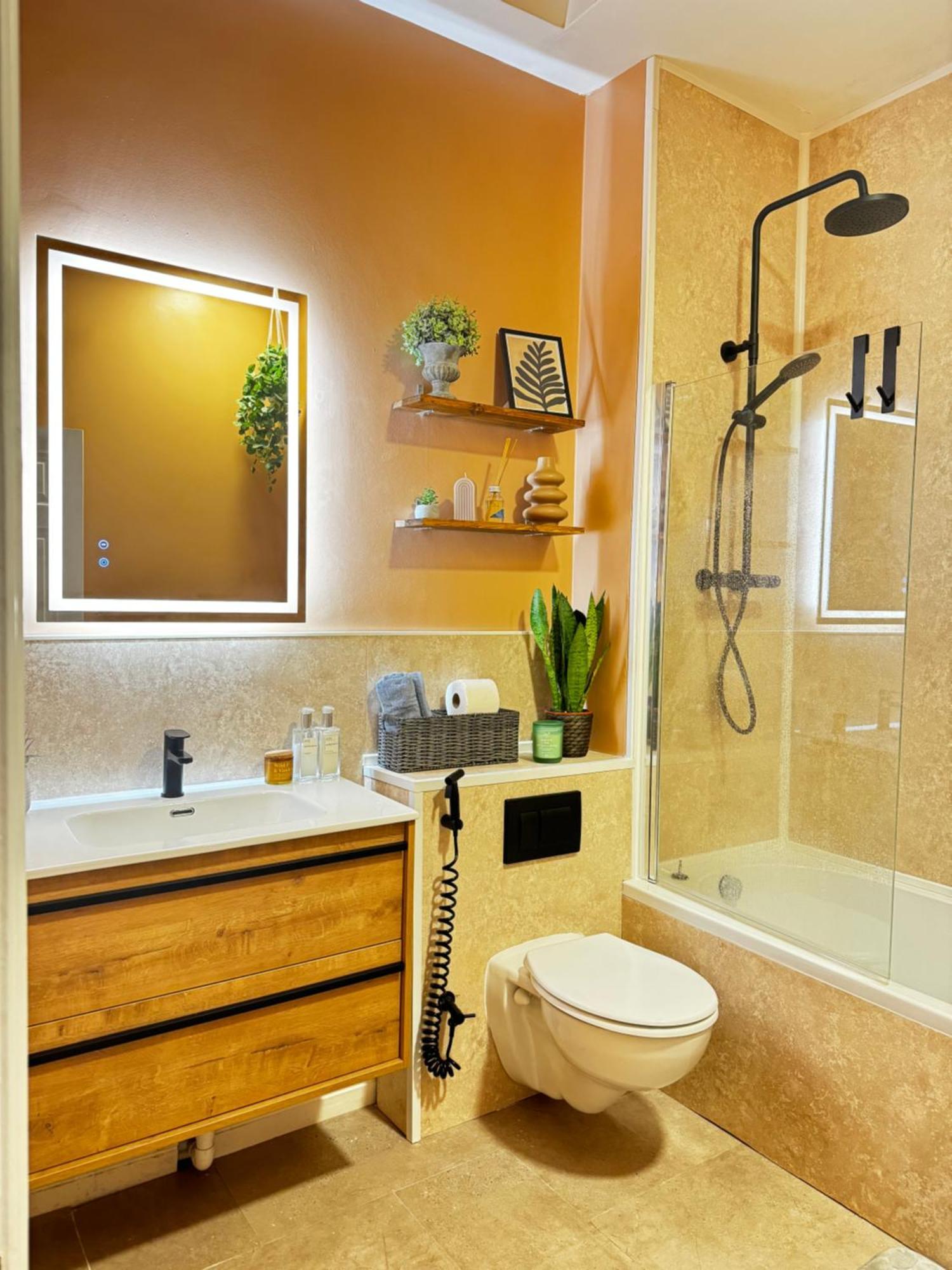 Finnstown Hall- Private In Shared With The Host Homestay