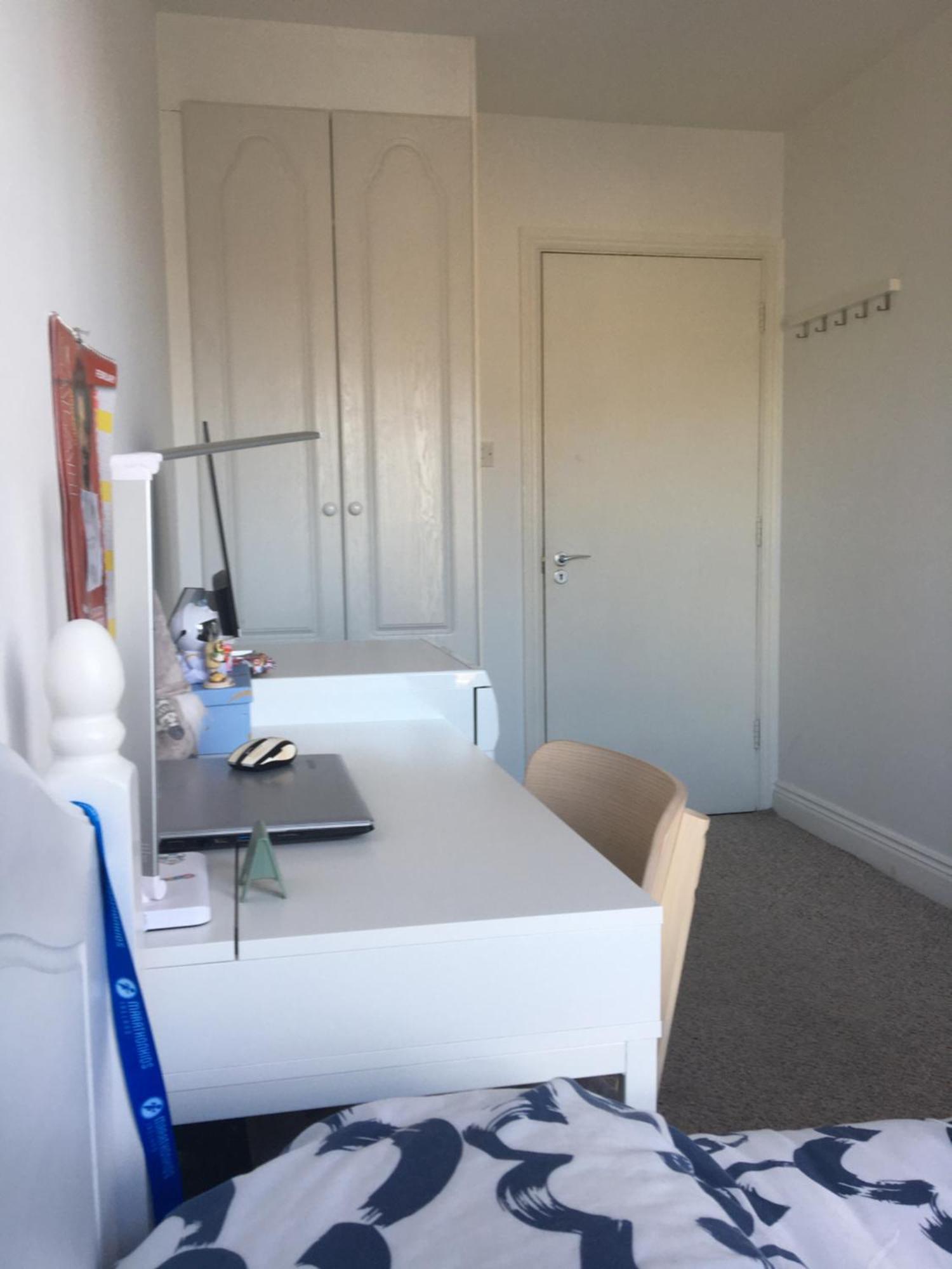 Apartment Spacious 3 Bedroom With Parking Dublin