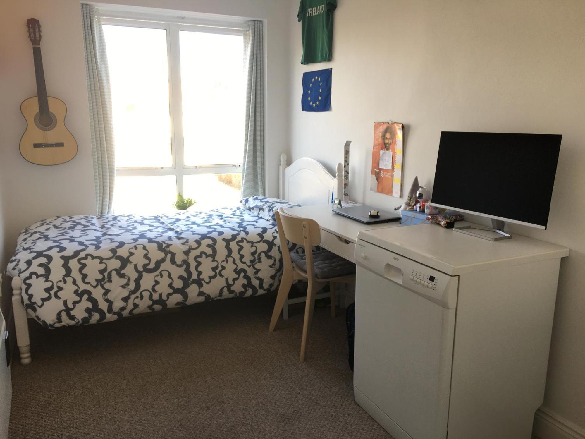 Apartment Spacious 3 Bedroom With Parking Dublin