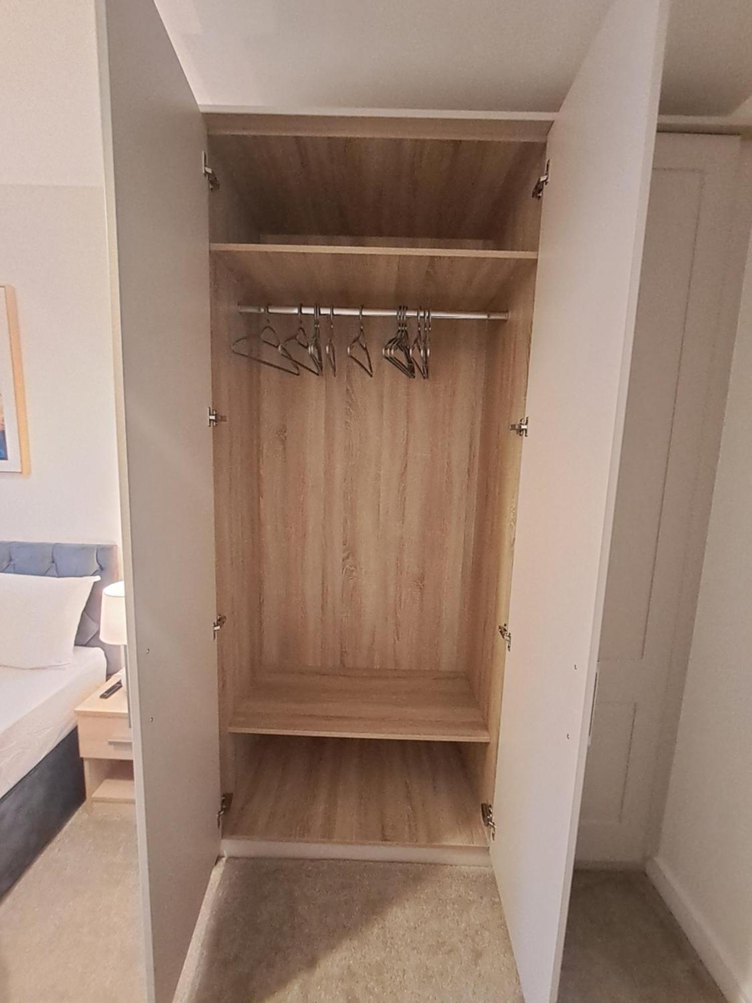 Cozy Bedroom In Lucan,