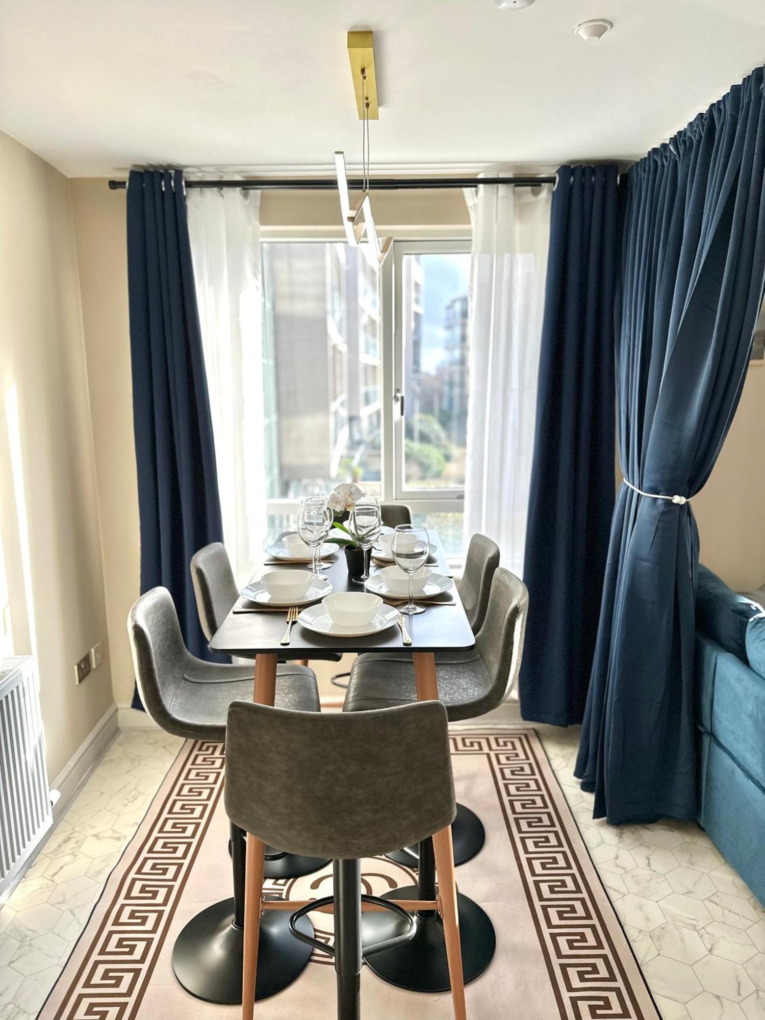 Apartment Modern 2bedroom Oasis Near Centre & Airport *