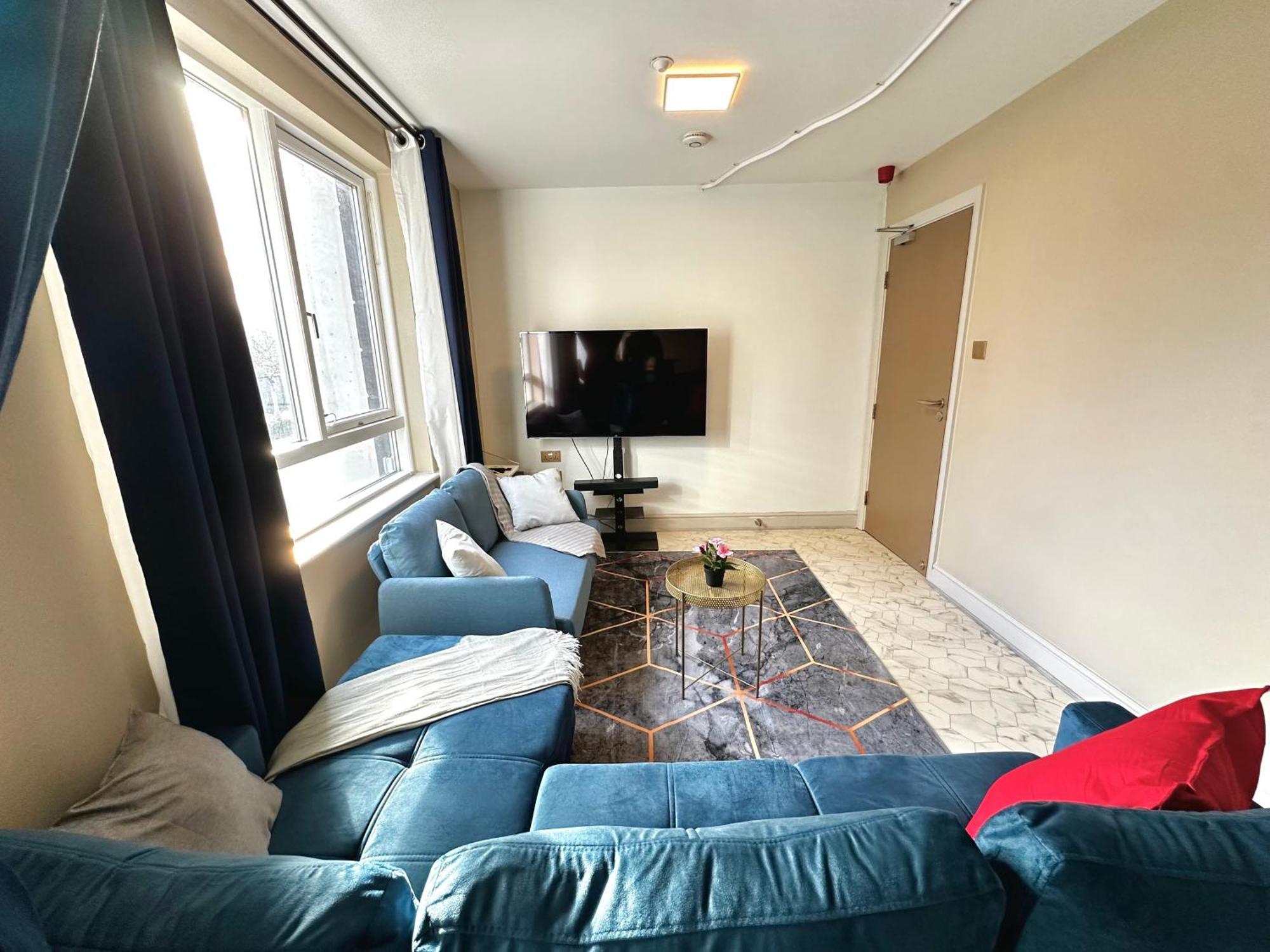 Modern 2bedroom Oasis Near Centre & Airport